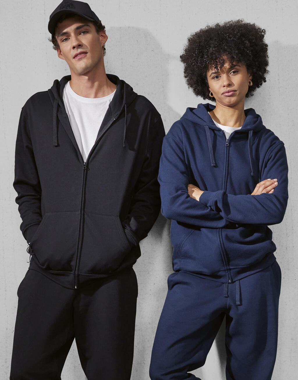 B & C Chaqueta con Cremallera y Capucha ID.224